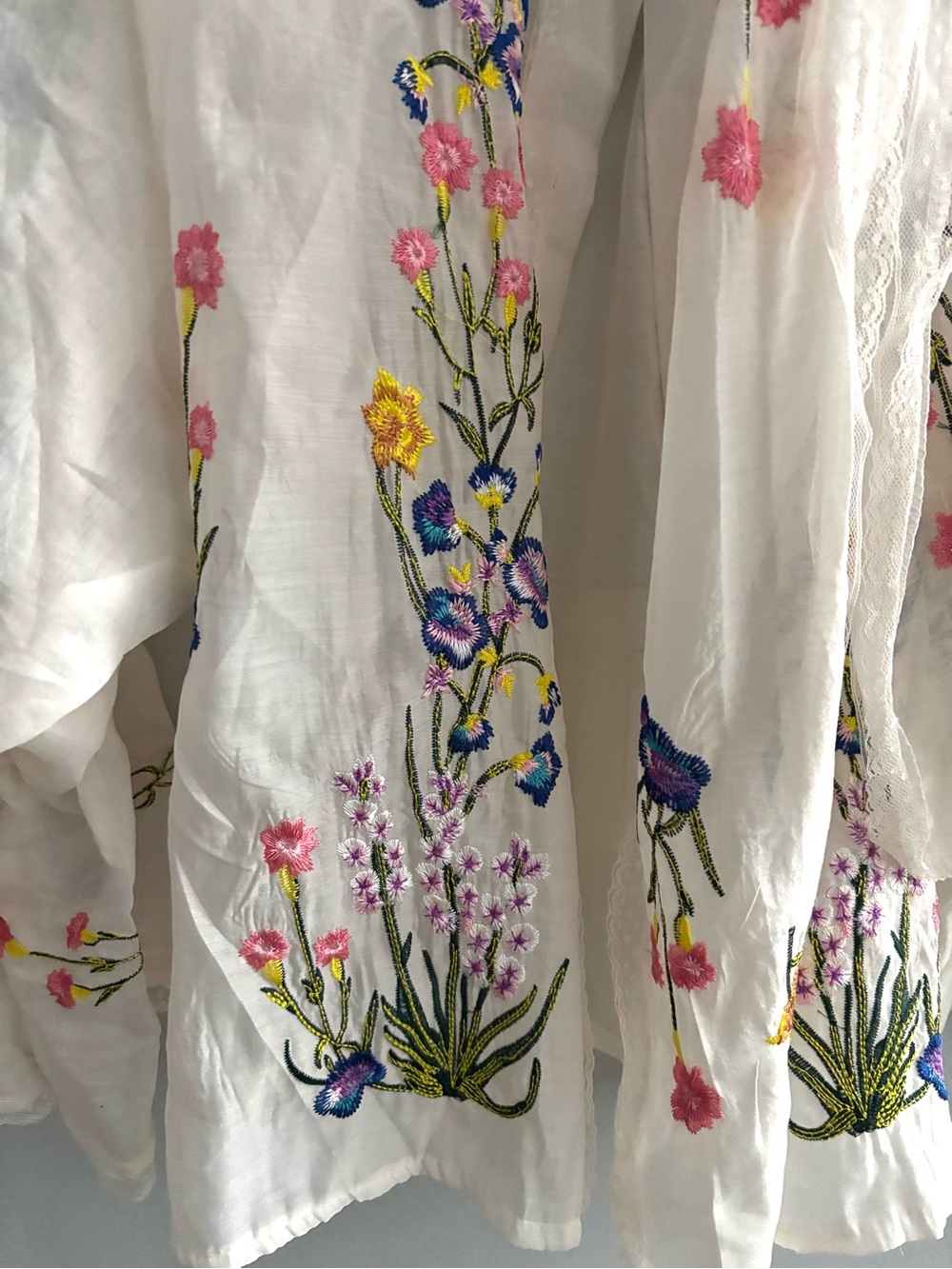 Vintage Embroidered Floral Lightweight Cream Blouse - Picture 3 of 15